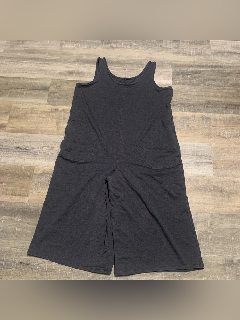AnyBody Women’s L Black Scoop Neck Sleeveless Wide Leg Cropped Jumpsuit Romper